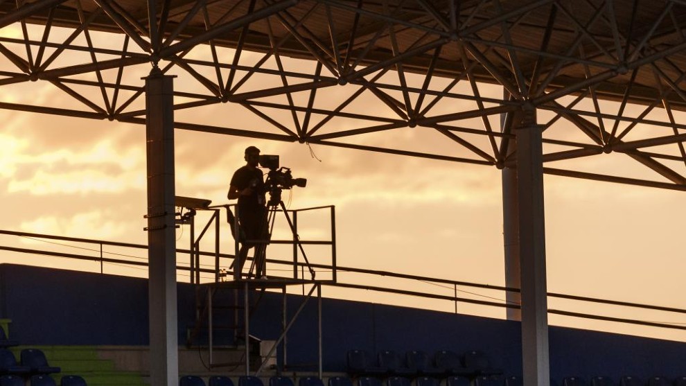 El posible apagón televisivo y otras claves a tener en cuenta en la primera Liga femenina de fútbol profesional marca.com/futbol/futbol-…