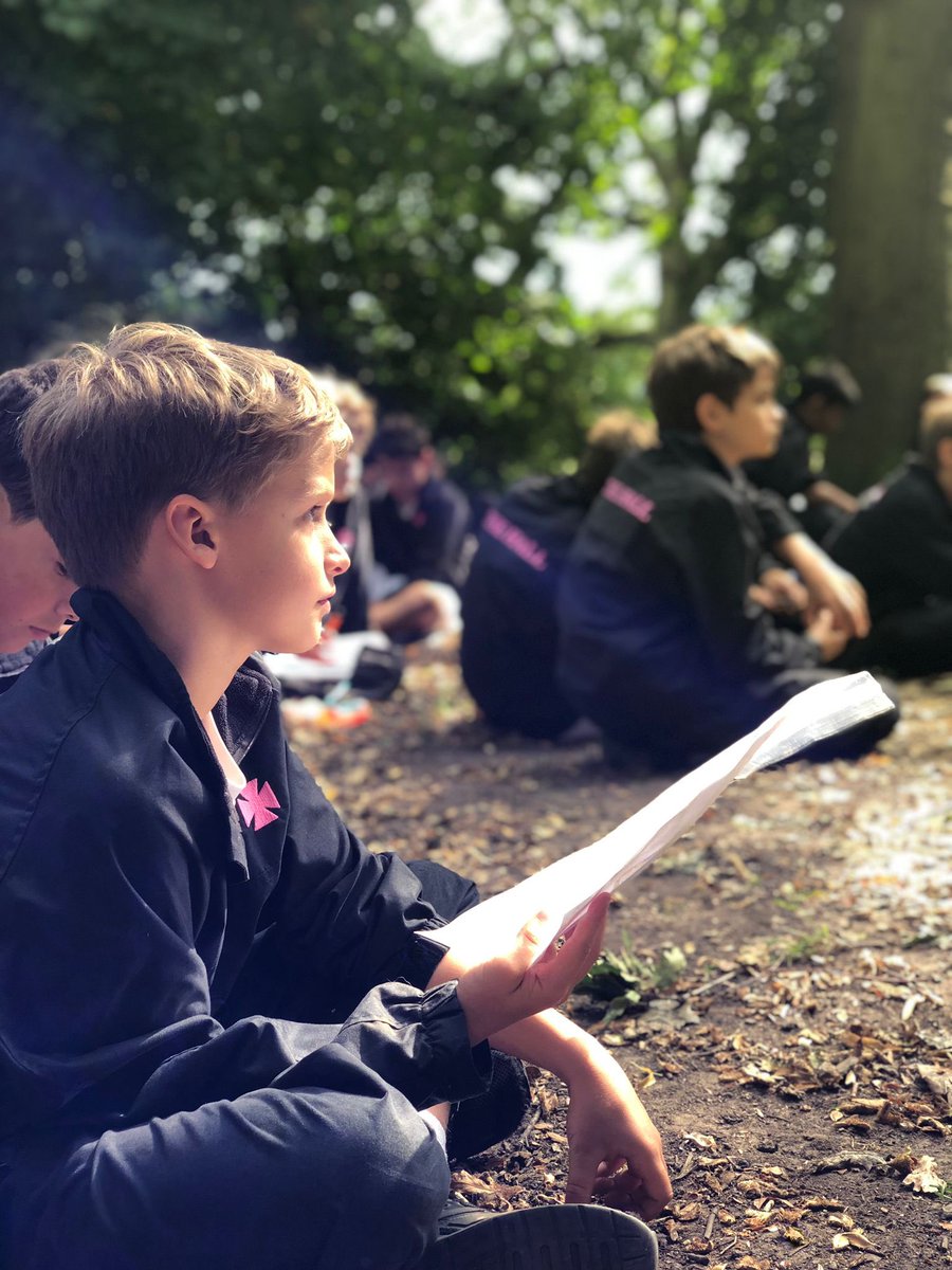 thehallschool's tweet image. Year 8 were out at Hampstead Heath today, learning about orienteering and teamwork, with @JoshJenner 🗺