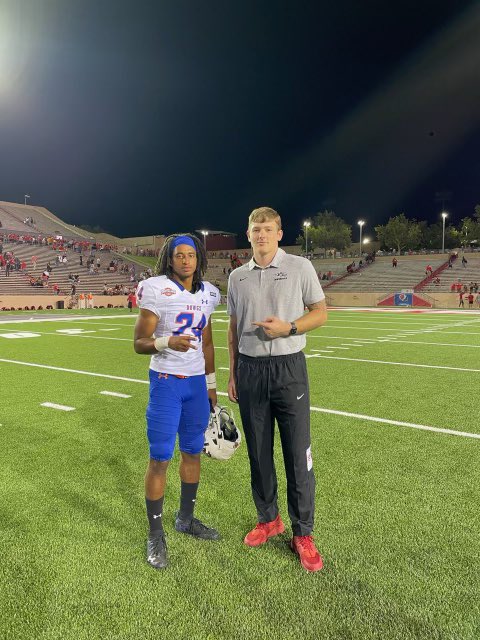 othsfalconfb's tweet photo. 2 of our alumni playing against each other last night. @connerkinslow @rjsmith_24 
New Mexico vs HBU https://t.co/LzTC9vx3sE