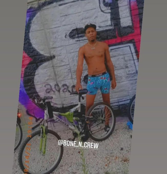 #ChicagoNakedBikeRide https://t.co/6bZaMwr22x<a href="/tag/chicagonakedbikeride"class="tags">#ChicagoNakedBikeRide</a>