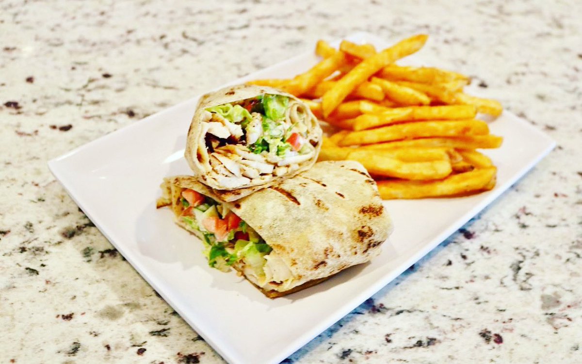 Wrap up the work week with a delicious meal! Happy Friday, Chicago! #pitaparlor 
.
.
.
#pitaparlorlogansquare #pitaparlorchicago #chicagogram #chicagofoodscene #chicagofoodauthority #chicagofoodmag