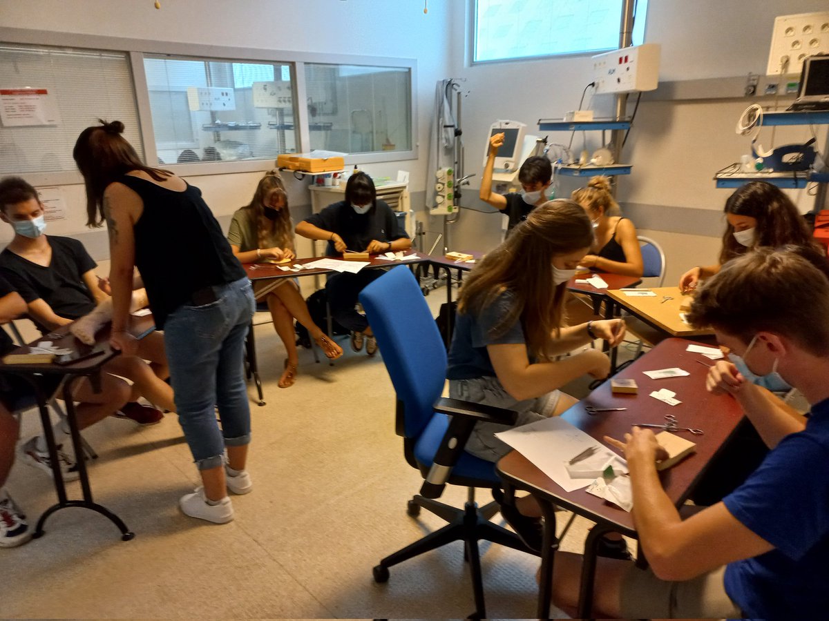 KoukaSeti's tweet image. 👏👏 Un plaisir d'avoir participé à la formation Plâtres/Sutures des 4ème année de médecine organisée par les urgentistes toulousains et le @Tuto_TECT 😍