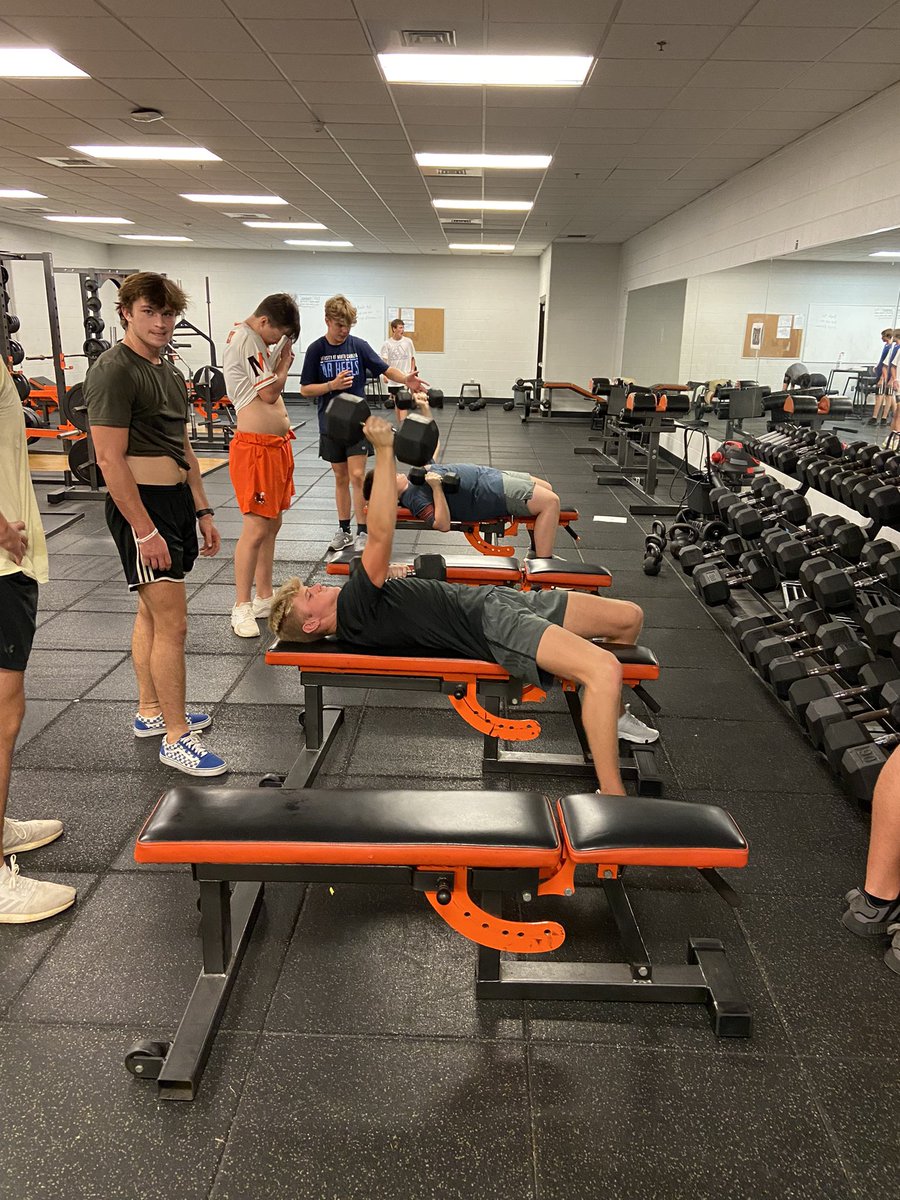 moeastbaseball's tweet photo. The boys have been getting after it during morning workouts. Preparation never stops. #MoEast #HurricaneBaseball #faMily https://t.co/zfbfUsbNRt