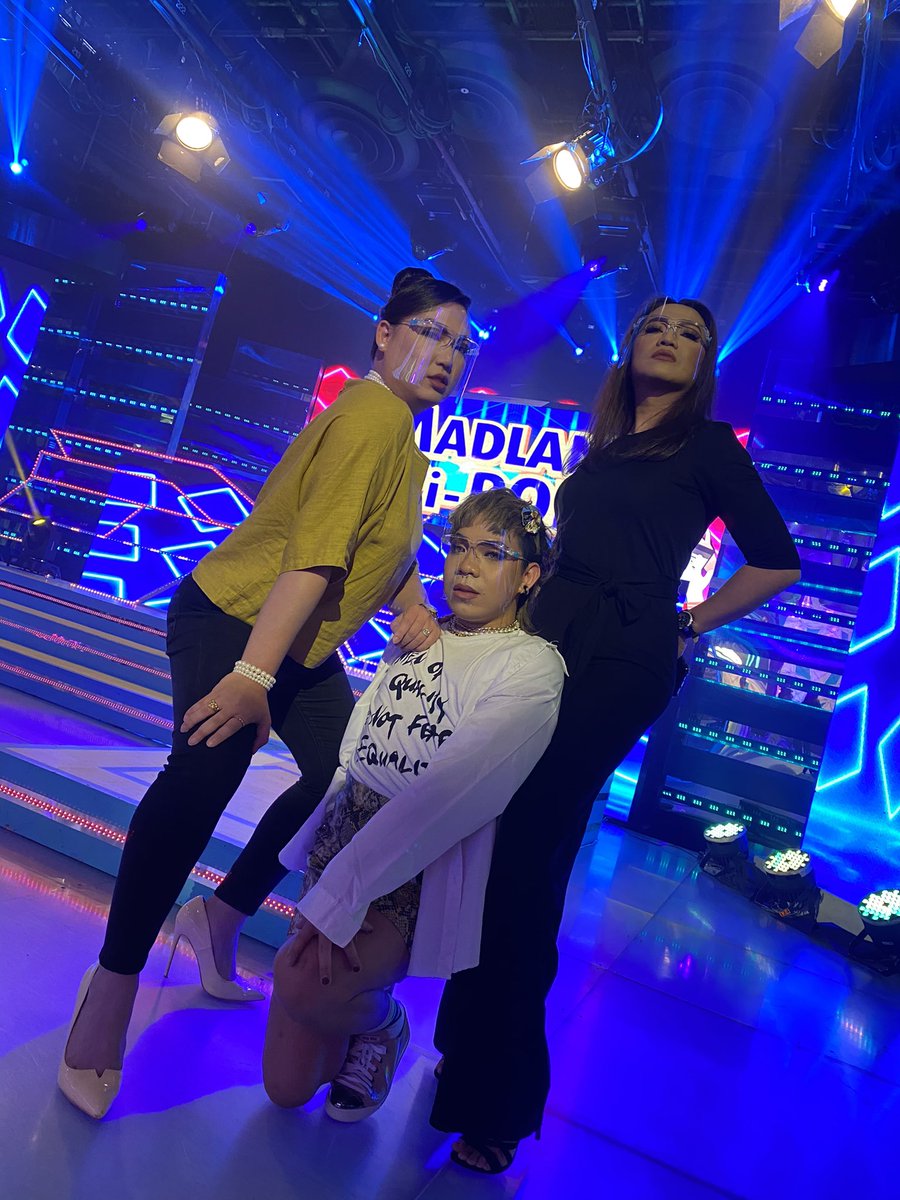 KrissyAchino's tweet photo. KUNG NAALIW KAYO, NAALIW DIN KAMI KANINA SA TOTOO LANG!!! 🥰 thank u for watching Madlang Pipol! Naramdaman namin ang suporta’t pagmamahal niyo. Love love love! 💕 #ShowtimePollTime @itsShowtimeNa https://t.co/RBaO0gr30W