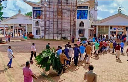 JSCNewsOfficial's tweet photo. ചരിത്ര പ്രസിദ്ധമായ മണർകാട് എട്ടുനോമ്പ് പെരുന്നാൾ ആരംഭിച്ചു https://t.co/H5jwBrHK1J