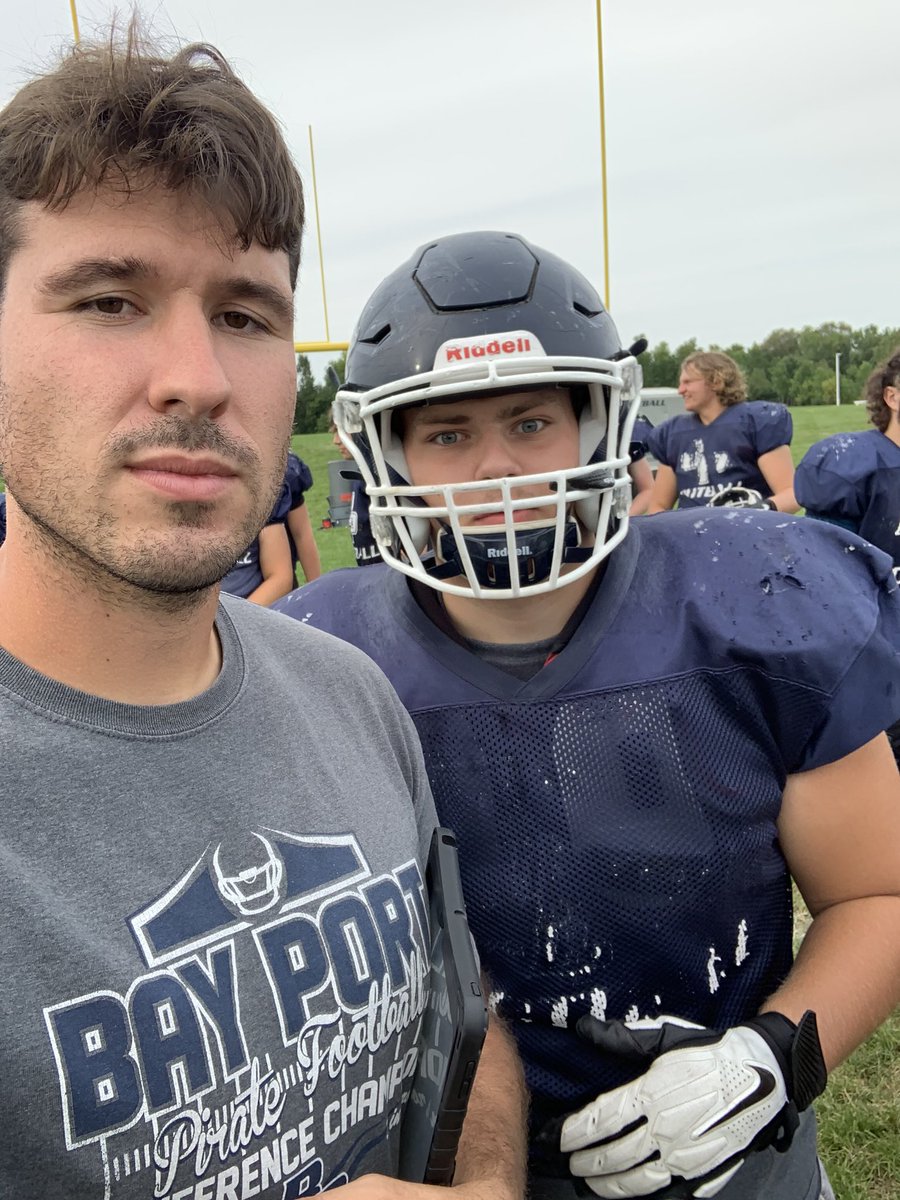 Why you don’t give the phone to the offense at practice.. #uglymugs