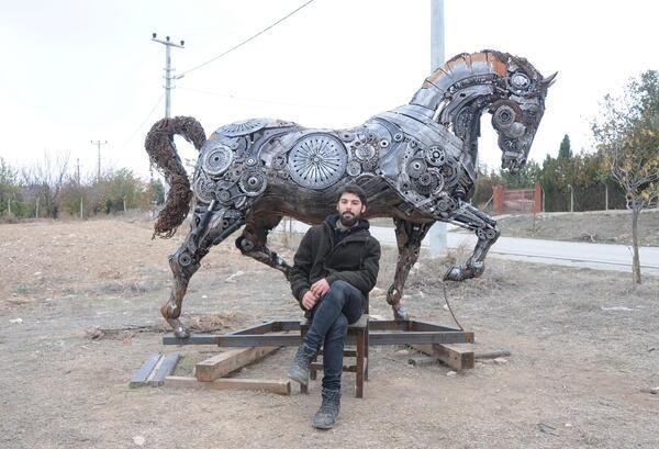 Sanat Böyle yapılır. Eskişehir' li Güzel Sanatlar öğrencisi Cem Özkan  ve eserleri..