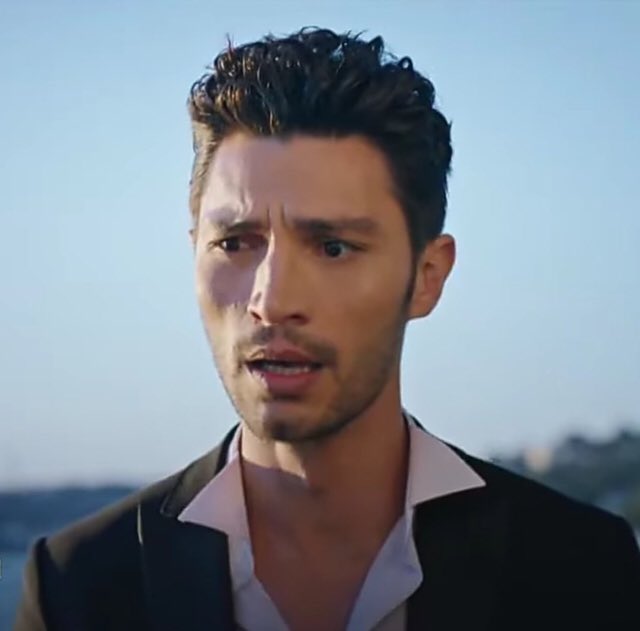 bebek mevzusunu, sevdiği kadının ağlamalarına,açıklamalarına inanmayan bi adamın nikah masasından döndürmek için kullanmış olmanız... Rezil bi senaryo cidden 

#sadeceeszan • #aşkmantıkintikam