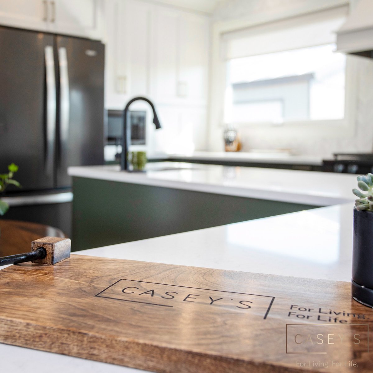 At Casey's, designing spaces that work, where people create lasting memories, is at the heart of what we do. 🤎✨
#ForLivingForLife #CaseysKitchens #HomeDesign