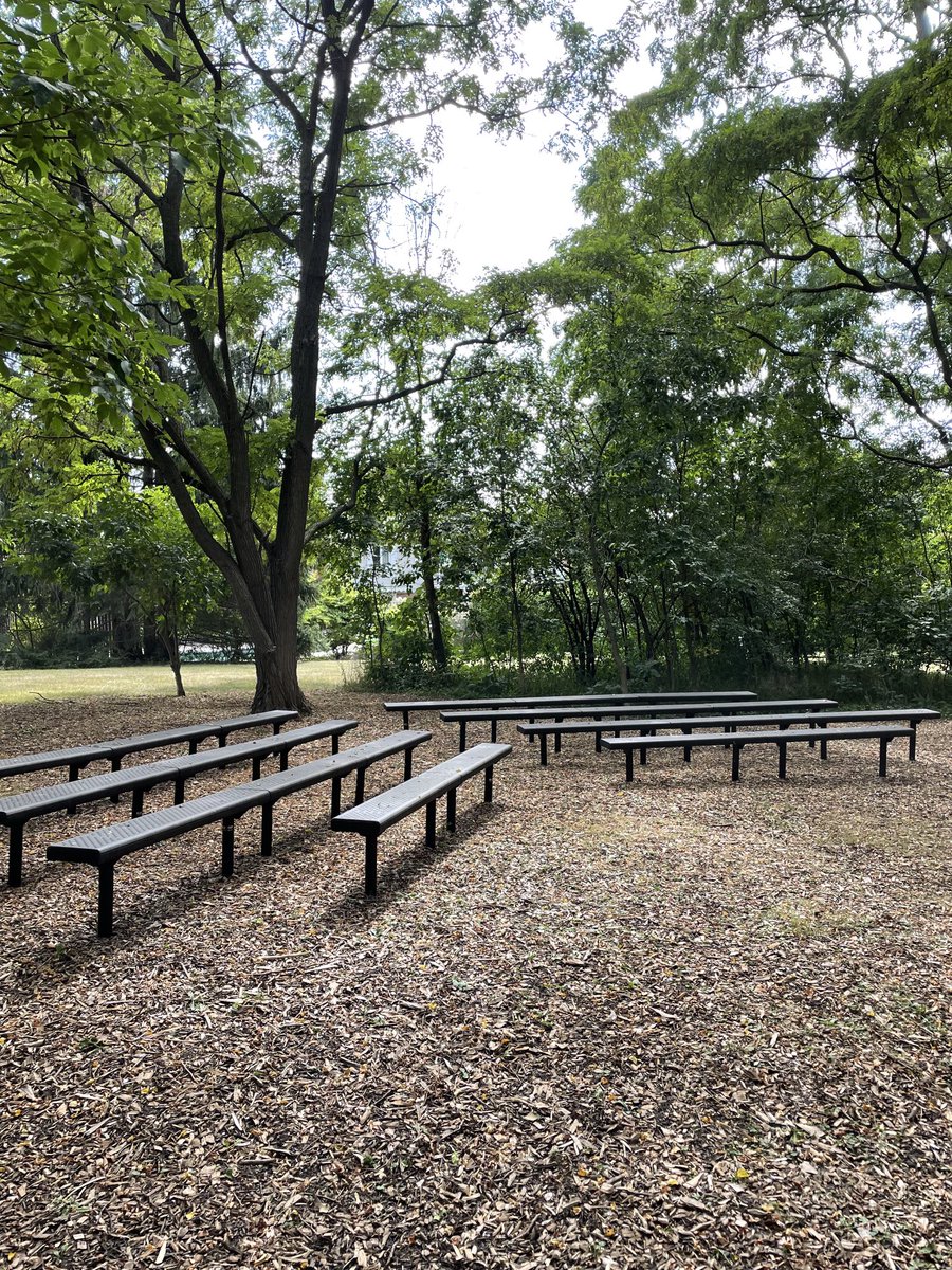 I am so excited to use the ⁦@trafalgarcastle⁩ outdoor classrooms this year!! Thanks so much to Scott, Dan,Frank and Jason for creating such awesome spaces!! #trafalgarforesttrails #outdoorclassrooms #nature