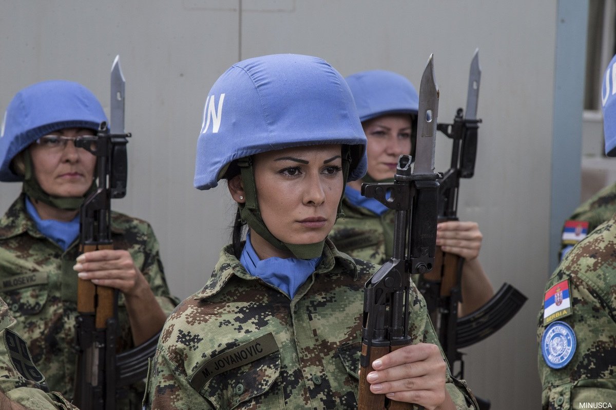 UN's tweet photo. Women play a critical role in achieving lasting peace around the world. 

Women in @UNPeacekeeping missions:
☑️ help reduce conflict,
☑️ serve as role models,
☑️ provide greater sense of security &amp; more. 

https://t.co/JlWYyEQpfh https://t.co/RqK9fKm6ij