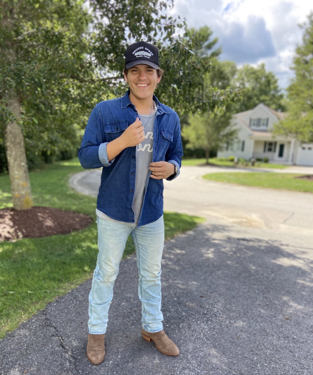 MasonLively's tweet photo. Playing the one and only Gruene Hall on Sunday the 5th with @JackIngram see ya there ladies and gents #hotboyfall https://t.co/jeJtQ9CcRs