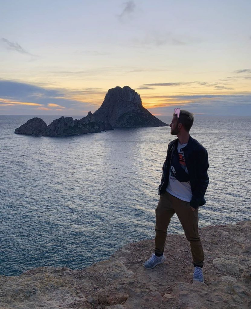 🔴 En directo

🐰 La Madriguera: Vuelta al cole

🎉 El mejor Tech-House y House de siempre 
📌 Desde el salón de mi casa o Ibiza 👀

🔹 <a href="/GamingOxygen/">Oxygen Gaming</a>

🔊 twitch.tv/dishock 🔊