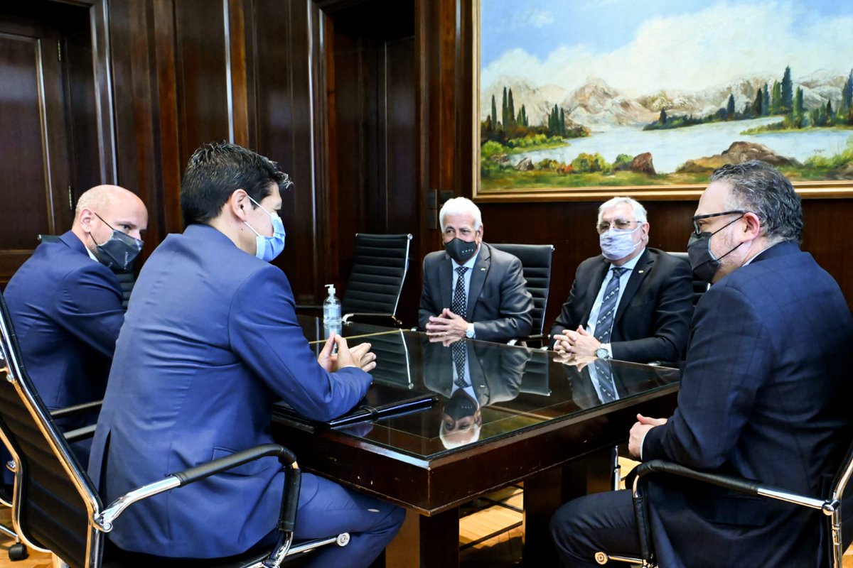 .<a href="/AlfredoGZChaco/">Alfredo González</a>, @ricardodiab y Alberto Kahale, se reunieron con el ministro de Desarrollo Productivo, <a href="/KulfasM/">Matías Kulfas</a>, y con el secretario Pyme, <a href="/GuilleMerediz/">Guillermo Merediz</a>  para dialogar sobre la situación del sector y los desafíos a futuro.
Conocé más acá: bit.ly/3l9lydl