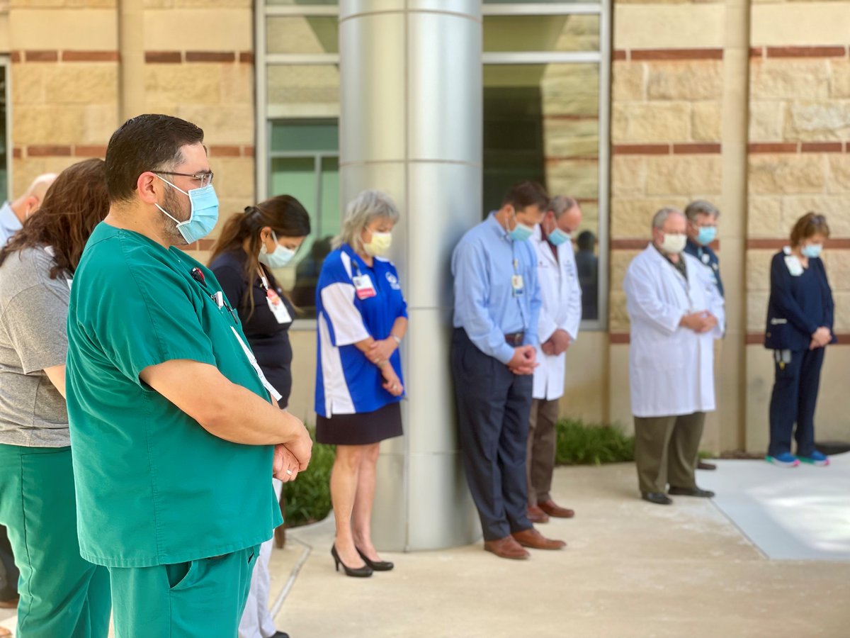bswhealth's tweet photo. [1/3] Today our #healthcareheroes paused for a moment of silence to honor those affected by #COVID19, including the growing number of #Texans who have lost their lives to the virus. For many, that includes family and friends. https://t.co/9oFa7CISqT