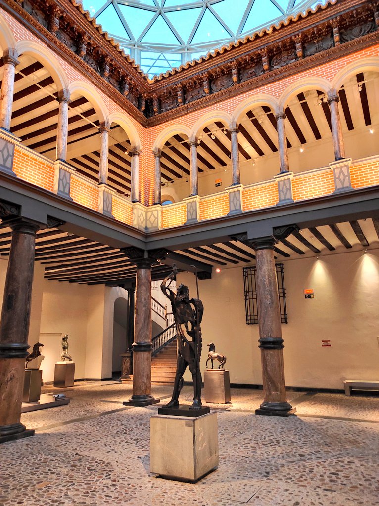 Termina #mañaymochila 😭, un viaje de dos milenios desde la CaesarAugusta romana hasta modernos murales de #arteurbano pasando por arte mudéjar #PatrimoniodelaHumanidad, geniales artistas y gestas heroicas ante el invasor. Zaragoza es todo eso y más ¿a que esperas para visitarla?