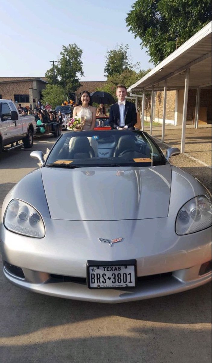 RHSNHS6's tweet photo. Mia Vu and Harrison DeLong, the sweetheart and escort for NHS this year! We loved getting to see them in the parade on Wednesday! https://t.co/eBvp4XpCjj