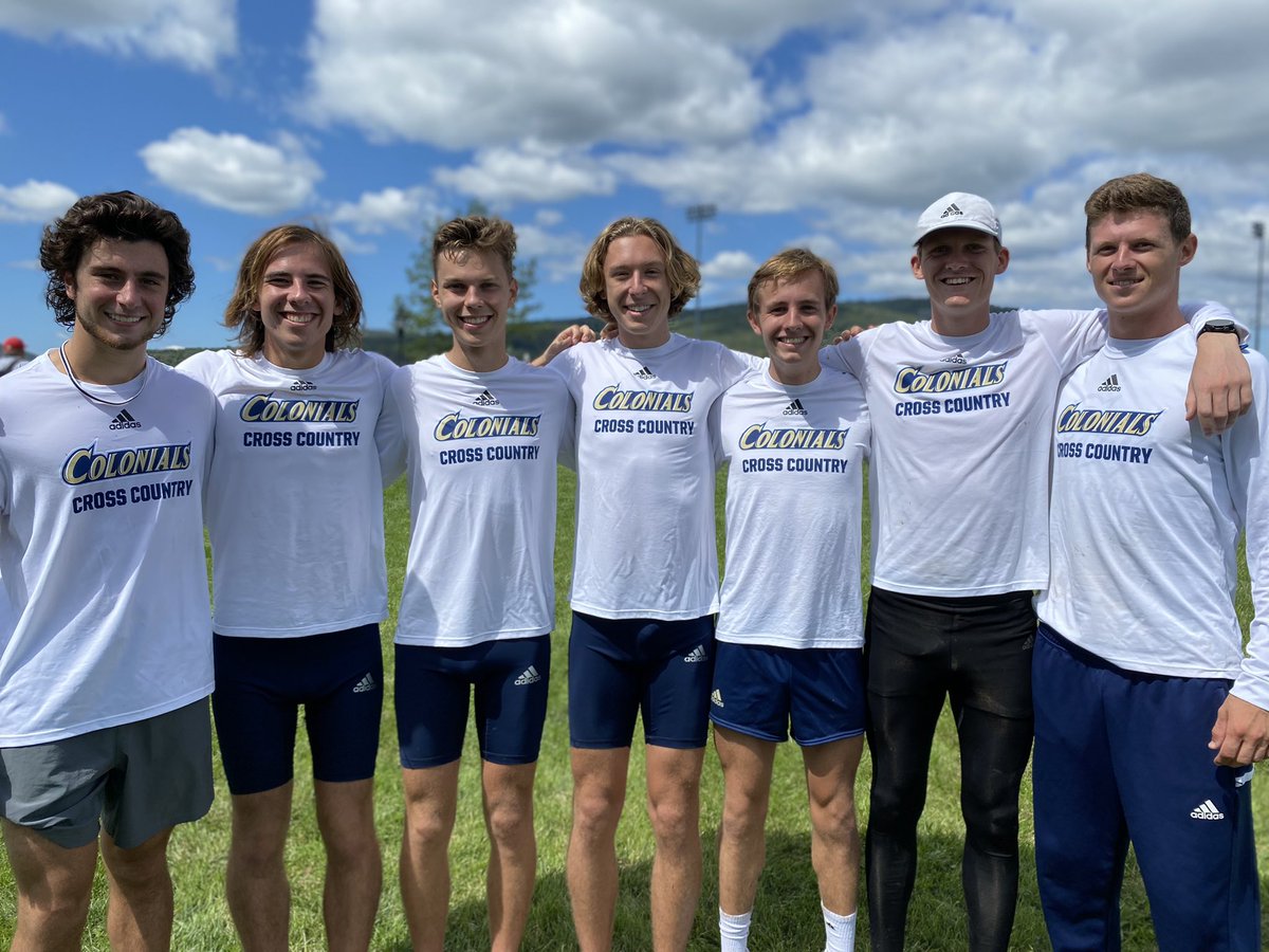 GWXCTrack's tweet image. Men’s and Women’s teams celebrating their 1st Place wins 😊 let’s keep the momentum going this season!