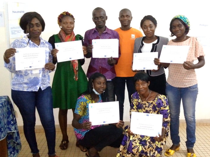 Session de renforcement de capacité sur les Principes Humanitaires et Redevabilité (PHR) avec les ONG nationales CENTA et APEC.
Animateur : Chanel IGARA, formateur <a href="/NRC_Norway/">Norwegian Refugee Council</a>.