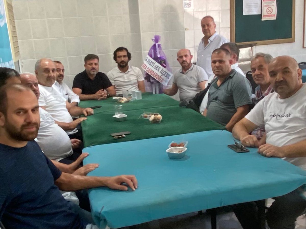 AkpartiArnvtky's tweet photo. Sivil Toplum ve Halkla İlişkiler Birim Başkanımız Seyithan Koçak ve Yönetim Kurulu Üyelerimiz, 

Arnavutköy Vanlılar Derneği
Bayburtlular Derneği
Bolluca Sinoplular Derneği ziyaretlerinde bulundular.

Misafirperverlikleri için Dernek Başkanları ve yönetimlerine teşekkür ederiz. https://t.co/nku38uQuvp