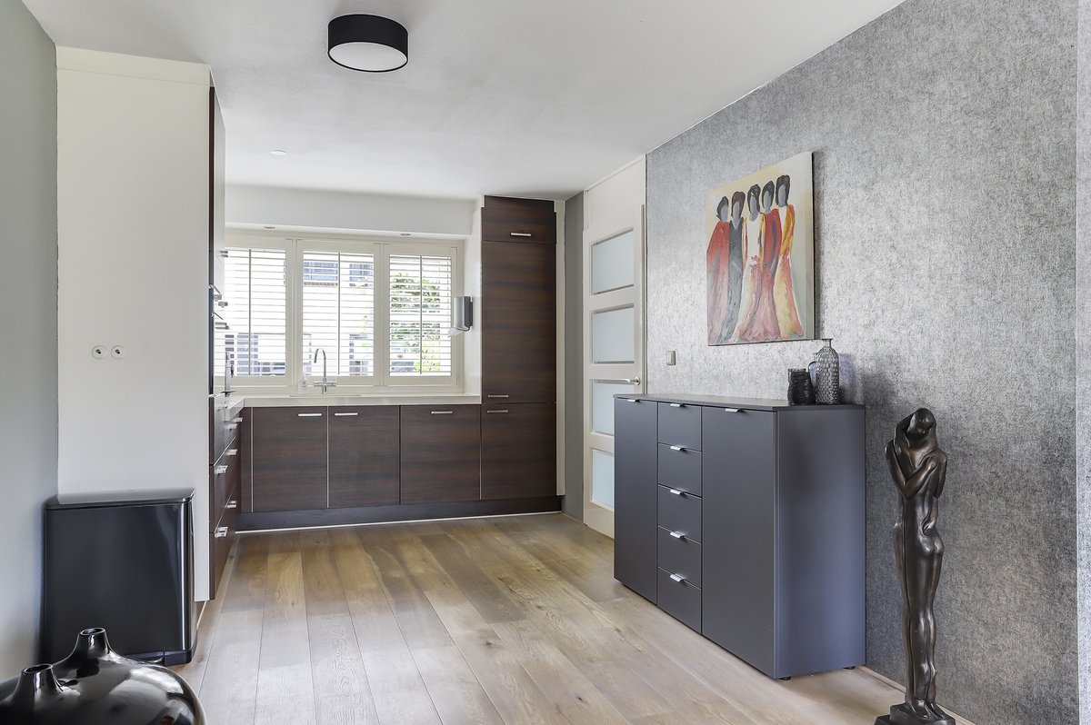 Sneakpreview ⚠ Vanaf morgen online op Funda en te koop bij Startbox Makelaars! Op een fraaie locatie en aan een rustige en autoluwe straat in Klazienaveen gelegen hoekwoning. Vraagprijs € 250.000,00 k.k #Klazienaveen #Startbox #Hoekwoning #Funda
