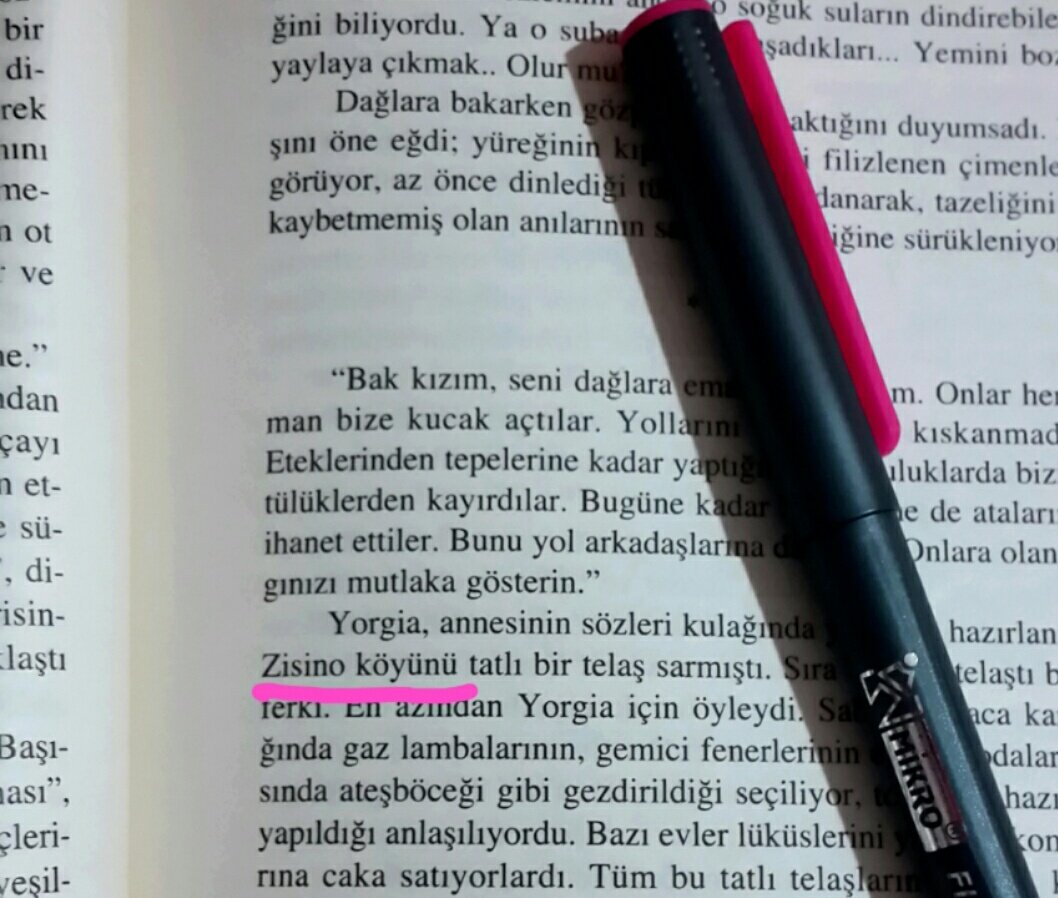 ikiagustos's tweet photo. Tesadüfen aldigim kitaba bak❗
Kitaptaki bir öykü bizim orda geciyor.😱🎁
(Niko'nun Kemençesi/Ömer Asan) https://t.co/4qy7kv0ViP