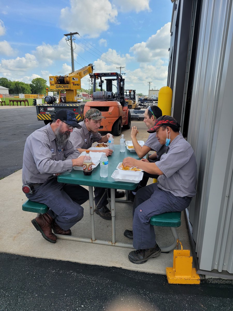 utilityssi's tweet photo. Yesterday USSI had a visit from a totally awesome food truck, Caribbean Taste! 
#FoodTruck #Yummy https://t.co/czShCgfsM2