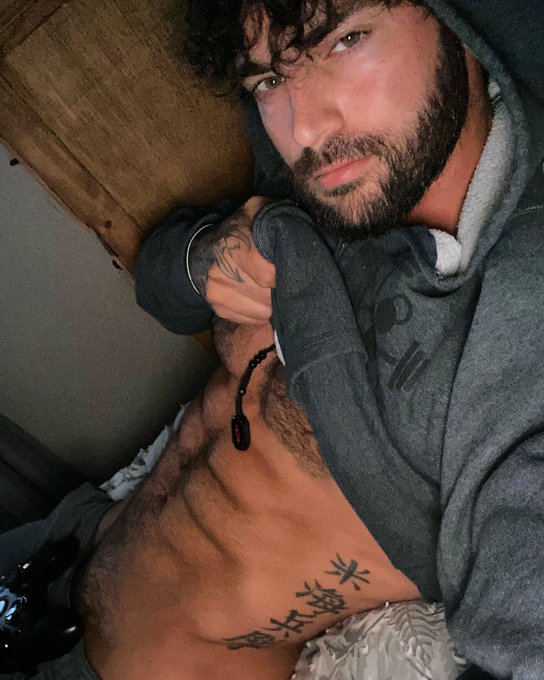 Gamer🎮 https://t.co/Hdz5dWgDqA