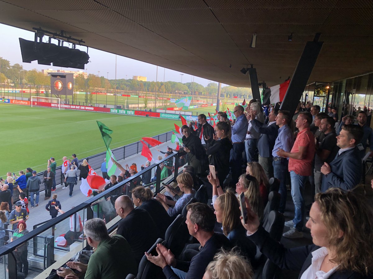 Warm welkom voor @Feyenoord_V1 bij de historische eerste thuiswedstrijd tegen sc Heerenveen.