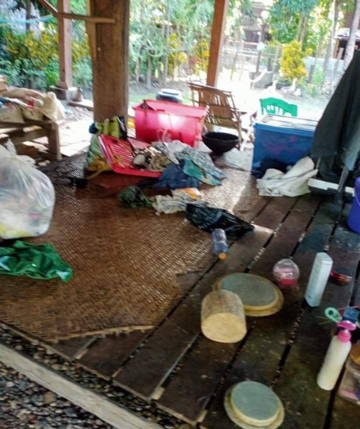 TiTi13467164's tweet photo. SAC thugs raided Innkyun village in Kale city this morning killing livestock, searching the houses, pillaging &amp; raiding belongings. They also FORCED women sheltering at the monastery to cook for them.  #WhatsHappeningInMyanmar https://t.co/QF2w4FNJiL https://t.co/Dn6wftRoEO