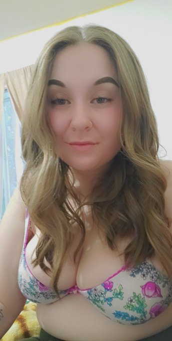 Available all day for sessions.  New posts on AVN.  It's pay day, let's drain that wallet. 💋  Findom<a href="/tag/findom"class="tags"><span>#findom</span></a><a href="/tag/sessions"class="tags"><span>#sessions</span></a>