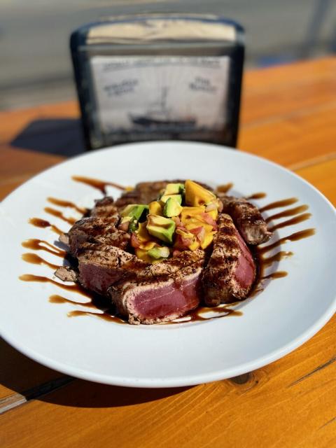 AtlanticFishery's tweet image. Atlantic Offshore Fishery FRIDAY DINNER SPECIALS
Starting at 4 pm
Halibut Bites over Fresh Garden Salad with Mango Sauce
Seared Big Eye Tuna with Mango Salsa &amp;amp; Avocado
See our complete menu at: atlanticfisherynj.com/menu
#BoatToTable #picoftheday #freshfish #laborday