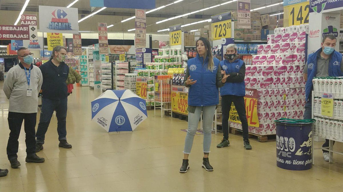 Seguimos realizando asambleas informativas, transmitiendo la presentación del Conflicto Colectivo que denuncia la precarización laboral  en <a href="/carrefourarg/">Carrefour Argentina</a> , hoy en Donato Alvarez (219) junto a lxs trabajadorxs y Delegadxs <a href="/sabriparedessec/">Sabrina Paredes</a> <a href="/CarlosPerezSEC/">Carlos Pérez</a> <a href="/MGonzalezSEC/">Marcela González</a>
