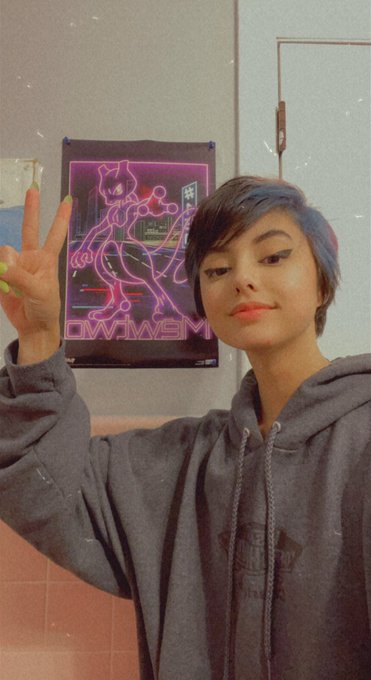 it&rsquo;s just me and a mewtwo poster https://t.co/jo4ewe4RVI
