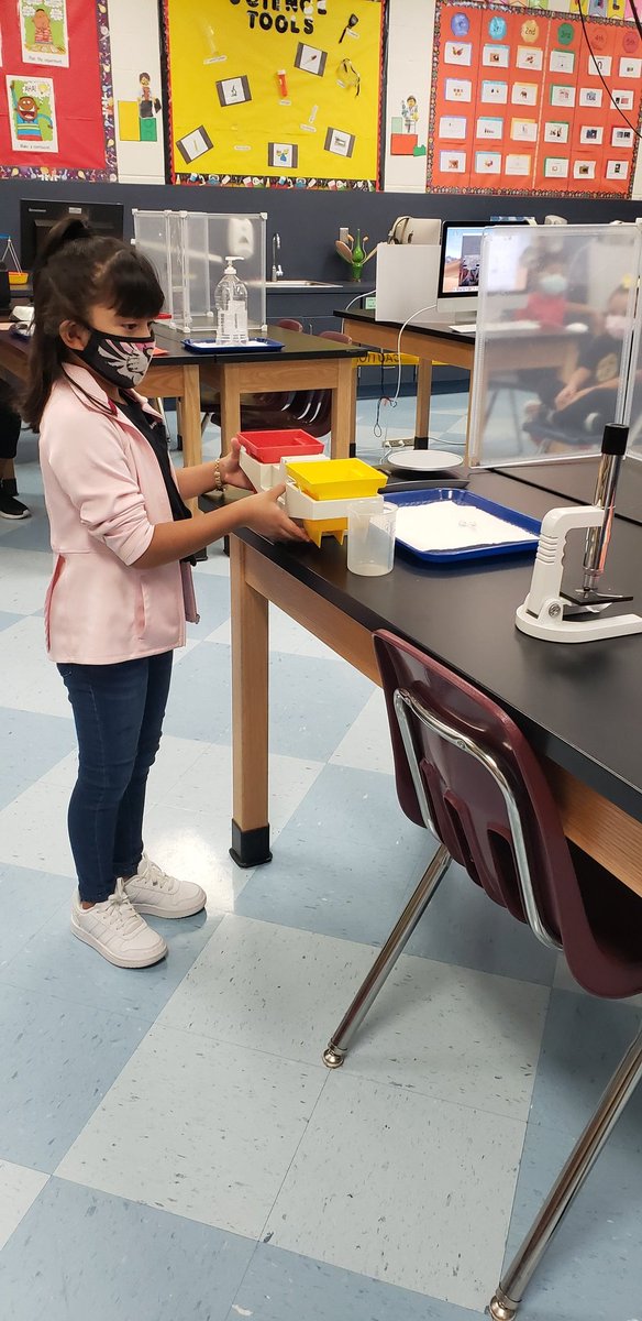 JosieGarciaJGa1's tweet photo. What an exciting week for our little Hawks. They were learning how to sort Science safety tools and measuring tools. Great job! #Thigpen-Zavala https://t.co/4i5ZgAMgCu