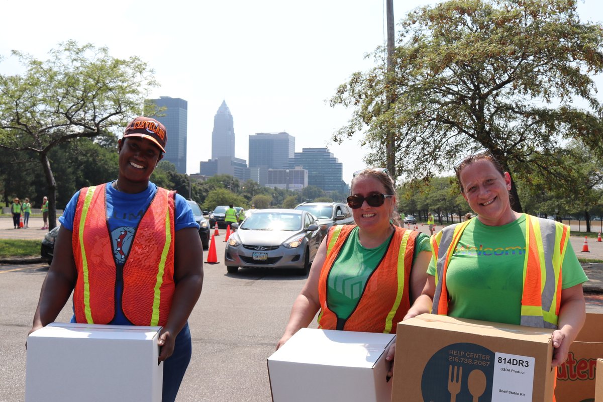 Thanks to the help of 68 volunteers &amp; the <a href="/CLEpolice/">Cleveland Police</a> 1,600+ families were served at the <a href="/CityofCleveland/">City of Cleveland</a> Muni Lot yesterday afternoon! If you’re in need of food, please call our Help Center at 216.738.2067 to be connected to food resources near you. #WeFeedCLE