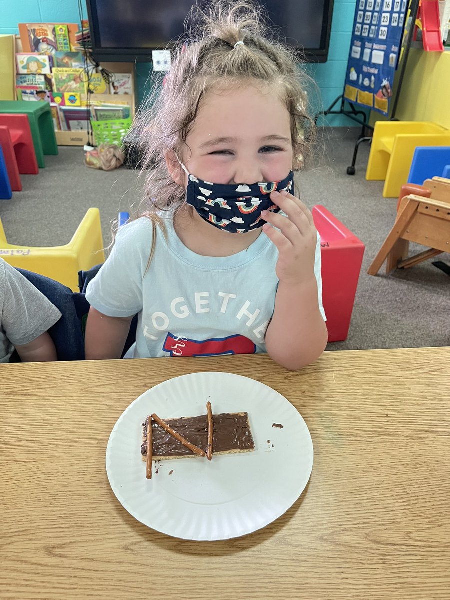 Preschool_BES's tweet photo. This week’s special Friday snack is brought to you by the letter N #nutella #spedpreschool https://t.co/ksqSgnkhz6