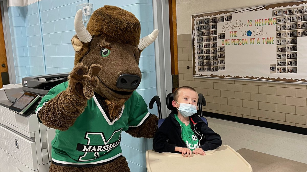 marshallu's tweet photo. Marco stopped by Milton Elementary to help them celebrate #CollegeColorsDay today! 
#HerdGreenFriday #WeAreMarshall #GoHerd https://t.co/rGmrlpmGg5