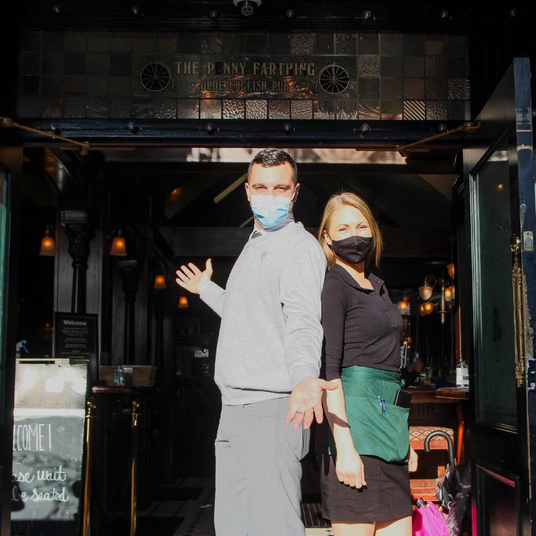 Kick off the last long weekend of the summer at your favourite watering hole! Join us for happy hour 3:00 pm to 6:00 pm
#happyhour #longweekend #wateringhole 3neighbourhoodpub #cheers #goodtimes #oakbay #oakbayliving #pennyfarthingpub