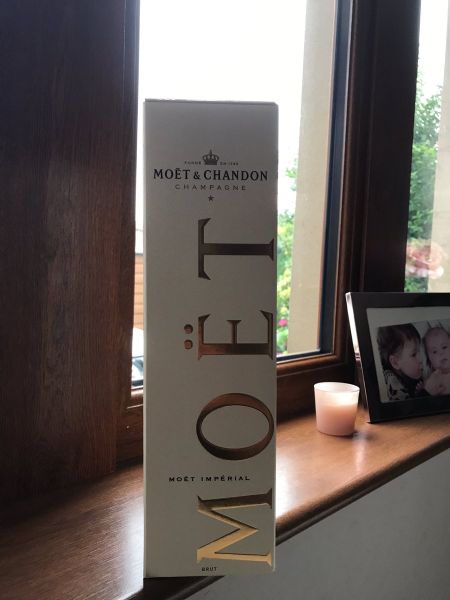 The king tweet media