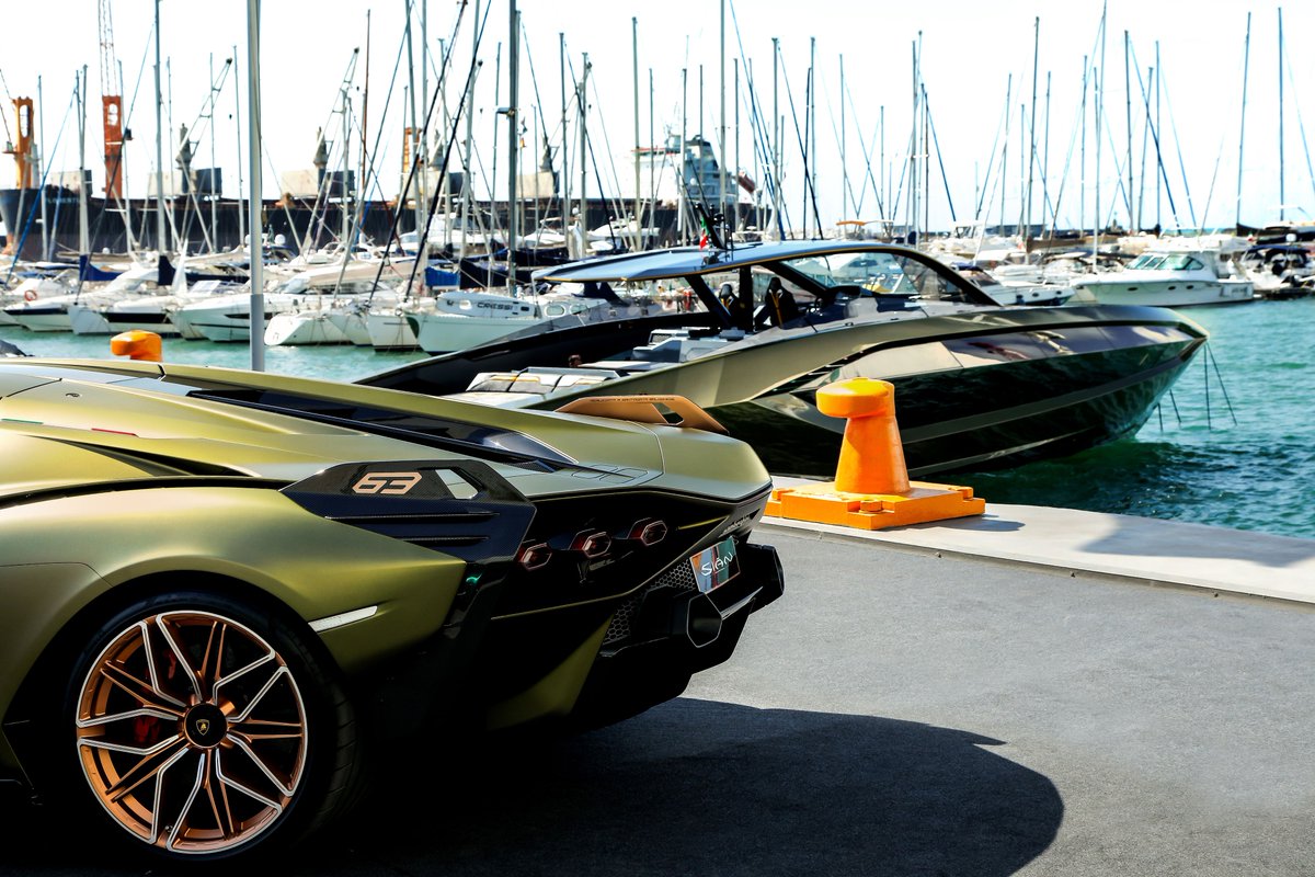 MAGCARS's tweet photo. The first Tecnomar for Lamborghini 63, the latest-generation motoryacht built with the combined know-how of Automobili Lamborghini and Tecnomar, The Italian Sea Group brand, was delivered to its owner not too long ago. #Lamborghini #yacht #Technomar https://t.co/2NttNYgW02