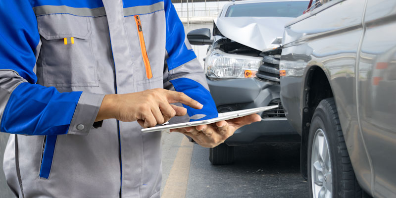 MercedesBenzVB's tweet photo. WE'RE HIRING!  FT Auto Collision Estimator w/ CCC estimating experience preferred. Reliable, customer-friendly, good driving record. Pay range $30-70,000 annual + benefits. Join our team!  Apply in person at 4945 Cleveland St, VB - Ask for Shawn. https://t.co/PBPfKp8erm