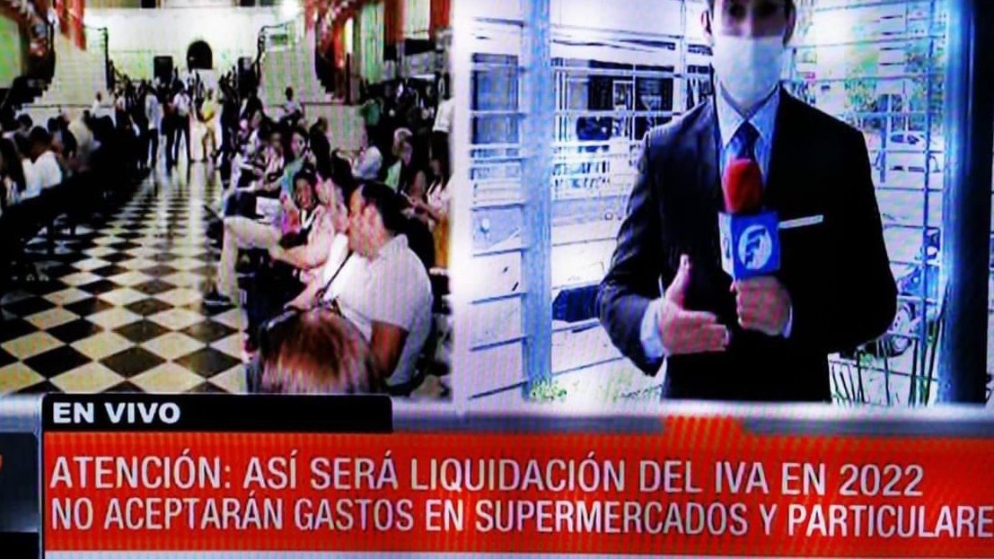 peztresojos's tweet image. En promedio, un 20% de los gastos familiares son en alimentos e implementos para el hogar (limpieza, higiene). 
Al no poder liquidar IVA de ese 20%, la gente tendrá que pagar más al fisco, a pesar de que todo lo que se vende en los supermercados es IVA incluido.
💫LADRONES💫