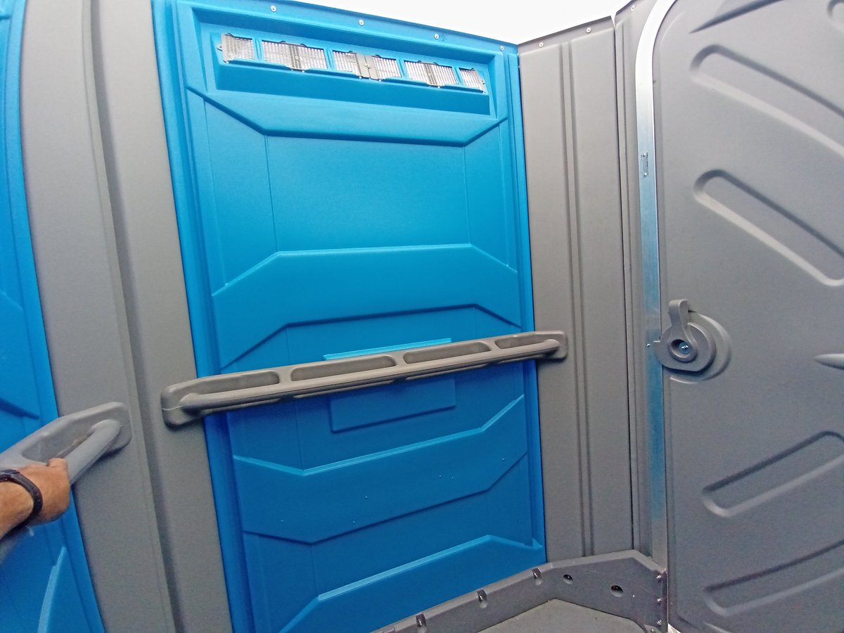 Having a "Ground Control to Major Tom" moment in the 17th &amp; Cambie pop-up patio porta-potty: the ONLY publicly-facing portable #bathroom on the entire West Side of #Vancouver, so far as I can tell! #homeless #Hygiene #washrooms