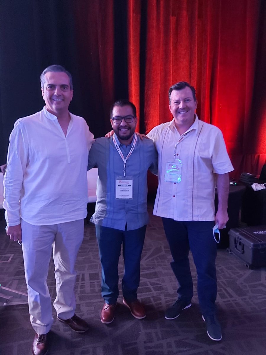 FCualli's tweet photo. @CorralLamberto director y @tudineroreal CFO de #FinancieraCualli con @othonmx DG de Management Natural, en la 15° Convención Nacional de @ASOFOM_OFICIAL.
#CreditoResponsable #ReactivaciónFinanciera #ASOFOM 

#JuntosSomosMás pero #ColaborandoSomosMásFuertes https://t.co/EPfoaUb8AN