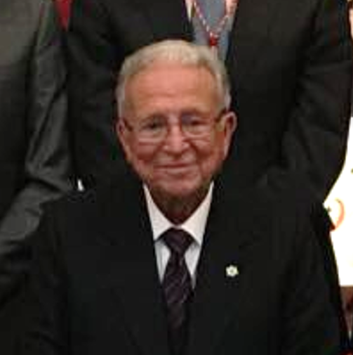 borriquitadh's tweet photo. Con gran pesar informamos que N.H., el Excmo Sr. D. Miguel Gil Pachón, nuestro querido Miguel, miembro de nuestro Consejo de Hermanos Mayores, ha fallecido esta tarde encontrándose ya junto al Padre Celestial y bajo la mirada de su bendita Estrella. D.E.P. https://t.co/mFLDgO7YUt