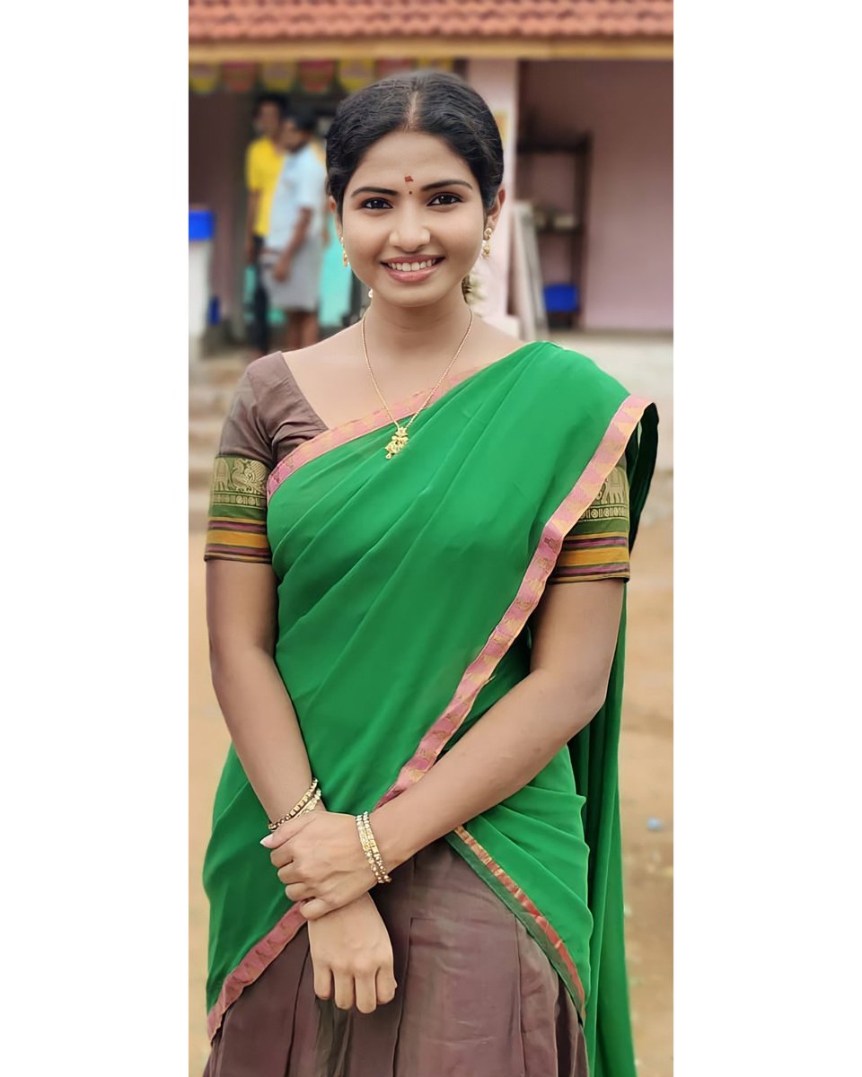 VenbaTrends's tweet photo. Wish You Happy Birthday Actress @VenbaOfficial 💐

#HappyBirthdayVenba

#HBDVenba #Venba 
#AnandhamVilayadumVeedu 

@Gautham_Karthik @directorcheran 
@ShivathmikaR @NandaPeriyasamy
@srivaarifilm @Music_Siddhu @balabharani  @soundar4uall @DanielBalaje @gsuzane @Sindhujaviji5 https://t.co/eDiQgmrwMJ
