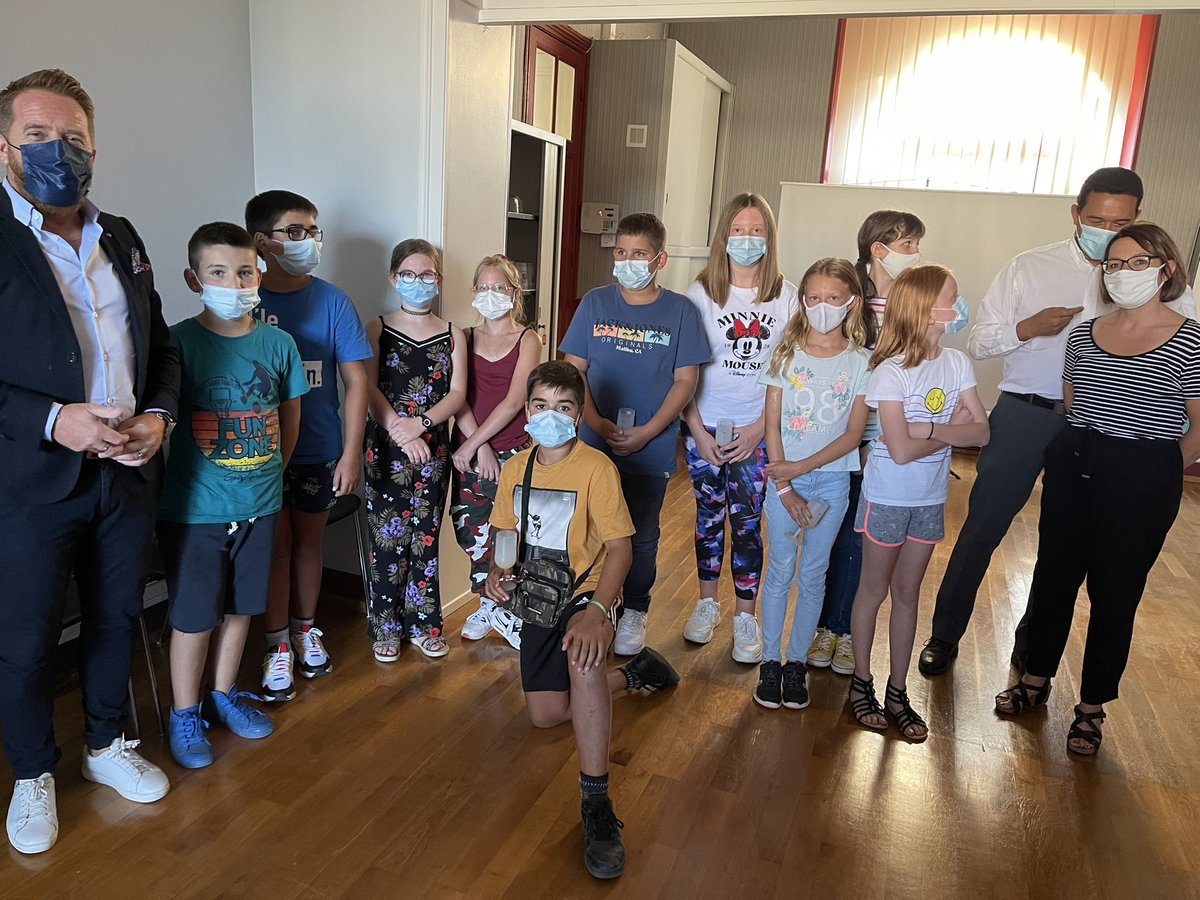 AntonyCaps's tweet photo. Les 6èmes à l’honneur !
#bondachat #rentreescolaire2021 #ccas #mairiedenomeny https://t.co/g5sH4x5xgM