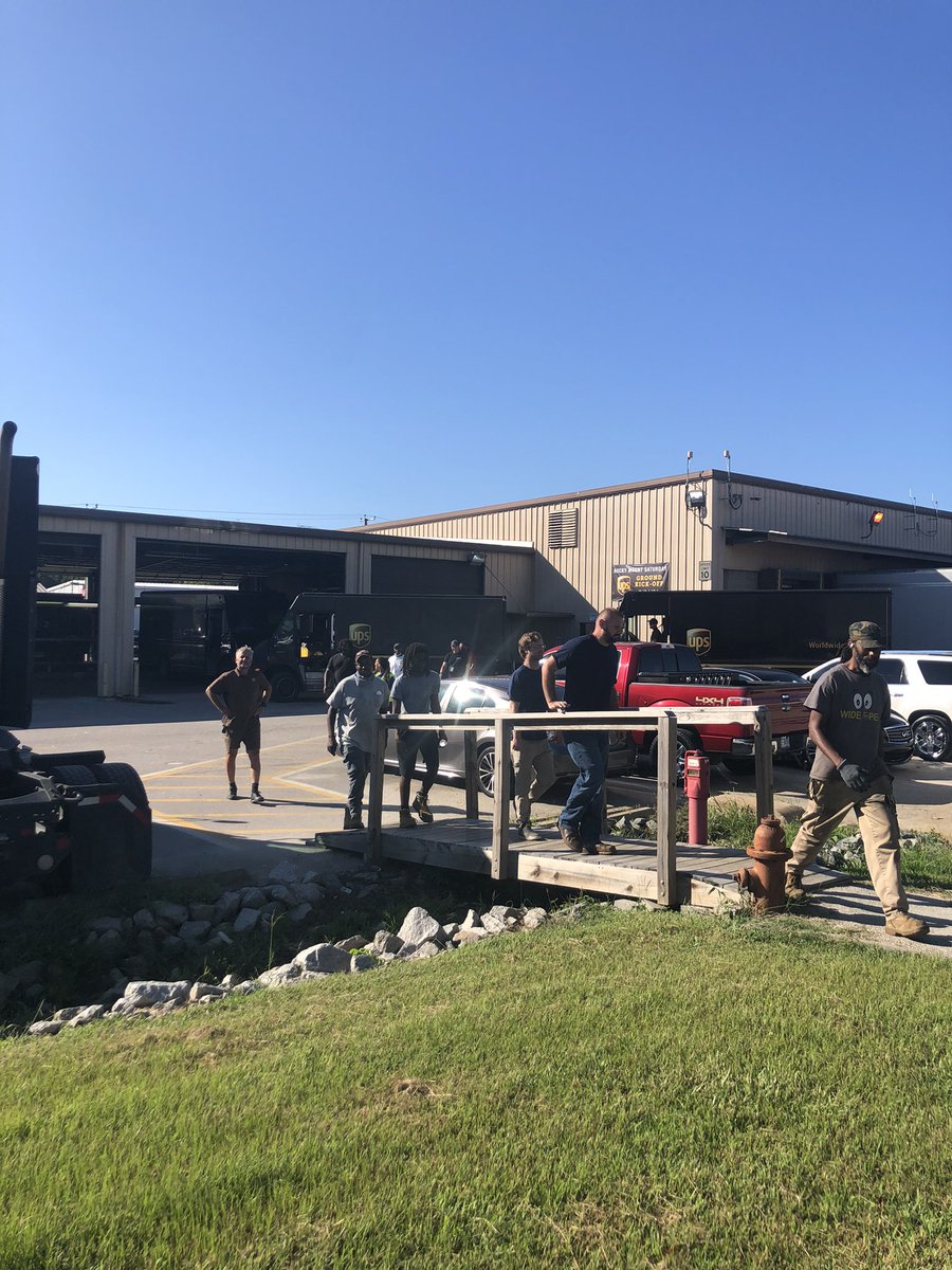 ChspNc's tweet photo. Our annual fire drill for local sort was a success! 👏🧑‍🚒🚒Everyone knew exactly where to assemble and in an orderly manner. #safety #safetydrill #firedrill #ups #chsp #upsers #safetystrong https://t.co/aRnC4Xw2qQ