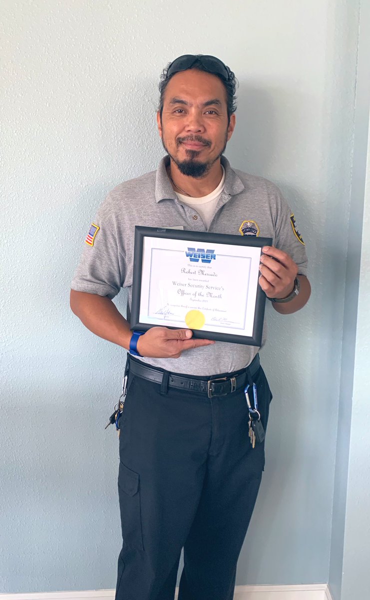 Congratulating and celebrating our Security Supervisor at CPR, who received employee of the month from Weiser Security. Well deserved, KEEP UP THE GOOD WORK👍@DiamondCareers @lloduca @CarrozR @shaun_security #DiamondEliteStatus #LifeAtDiamond #DiamondCareers  @diamondresorts